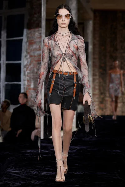 Look 1
